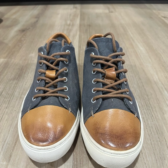 Roan canvas  leather shoes good condition  sz8.5 - Picture 3 of 8